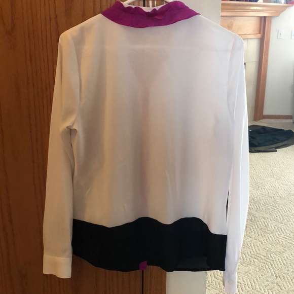 Cute Button down Blouse - Picture 3 of 3